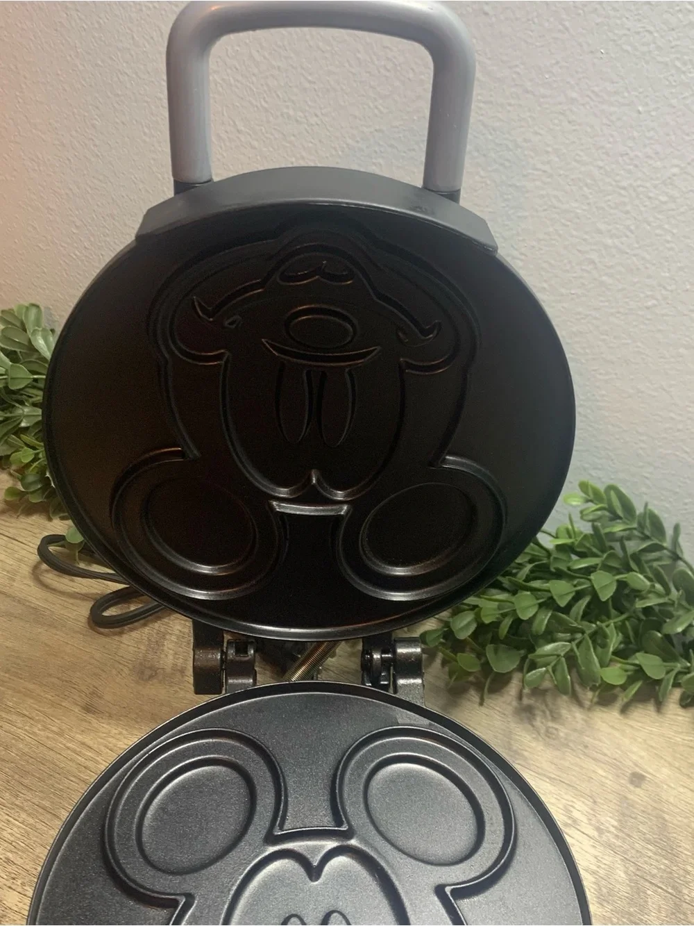 Mickey Mouse Waffle Maker - Black
